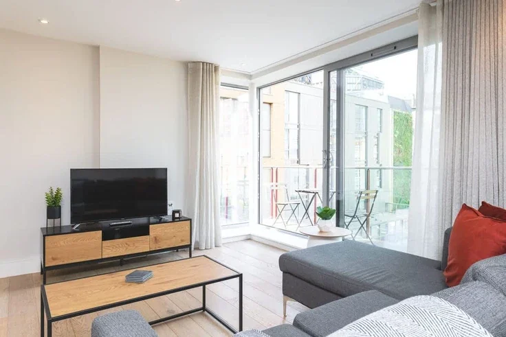 Flat Treveris Street in Greater London