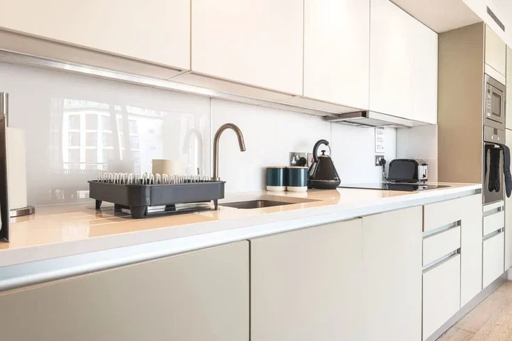 Flat Treveris Street in Greater London