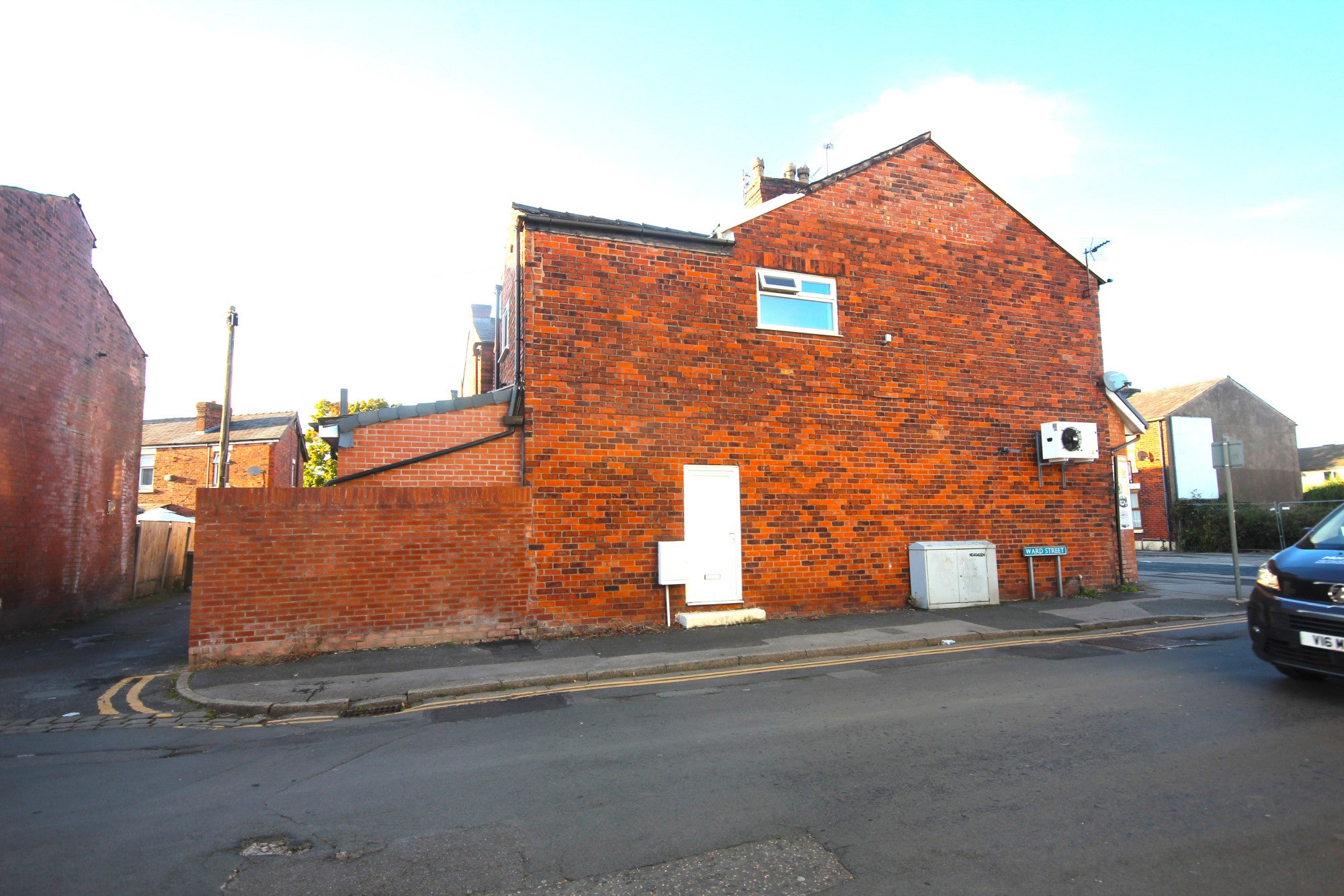 Flat Watkin Lane in Preston