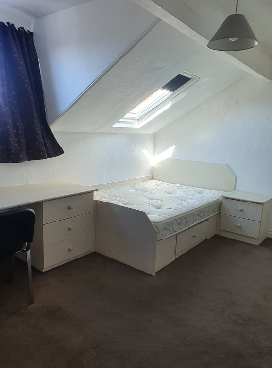 Flat Headingley Mount in Leeds