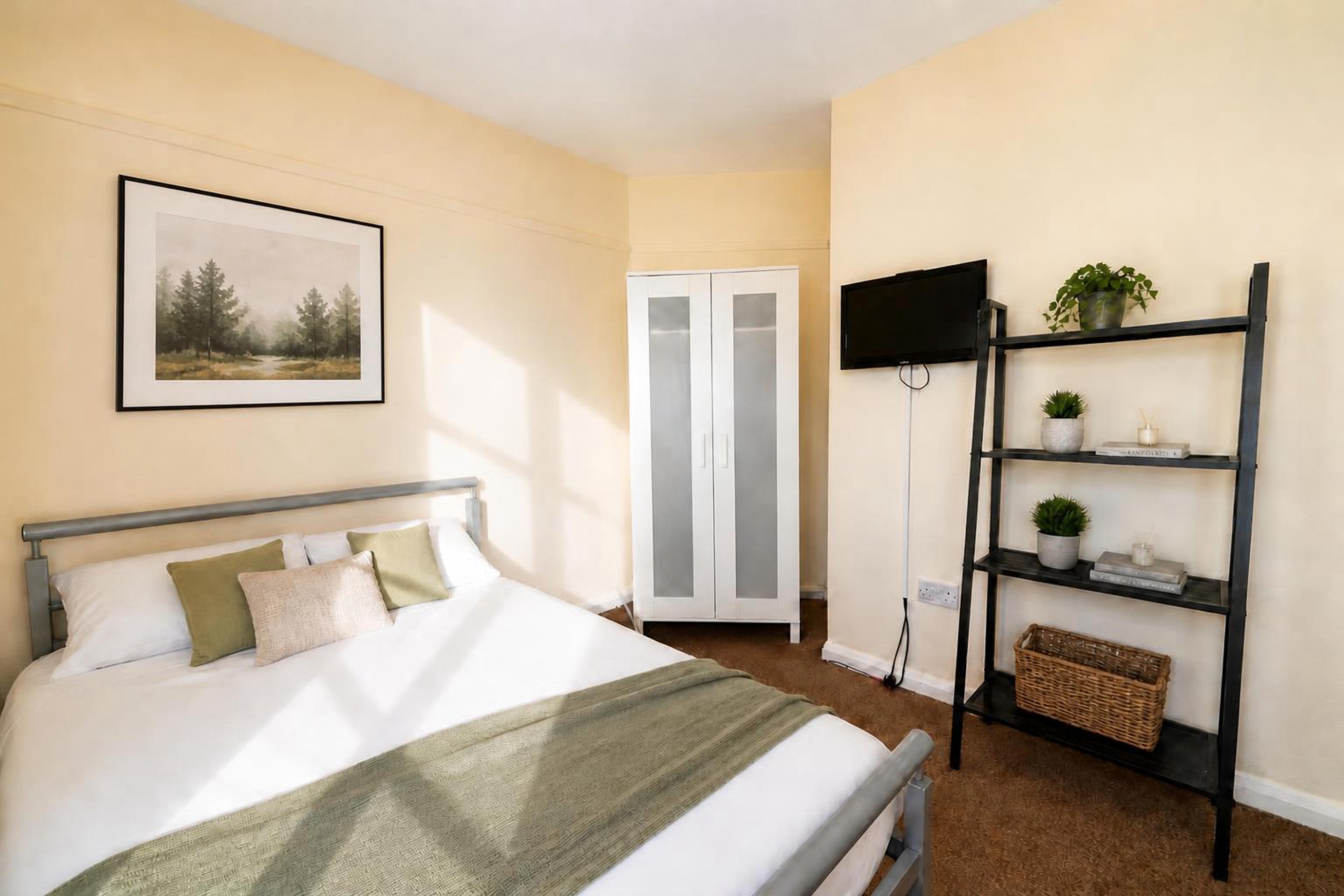 Room Rolleston Drive in Nottingham
