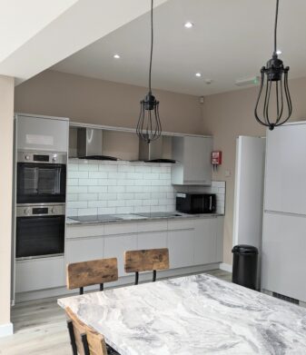 Flat Birchfields Avenue in Manchester