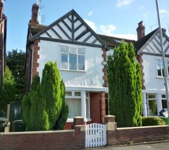 Flat Birchfields Avenue in Manchester