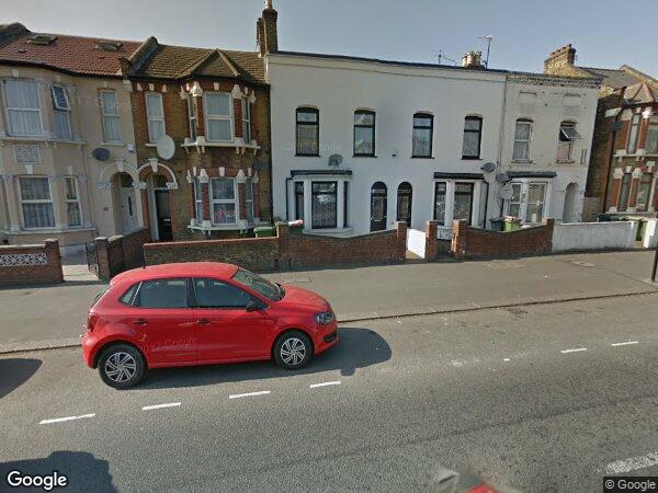 Flat Barking Road in Greater London