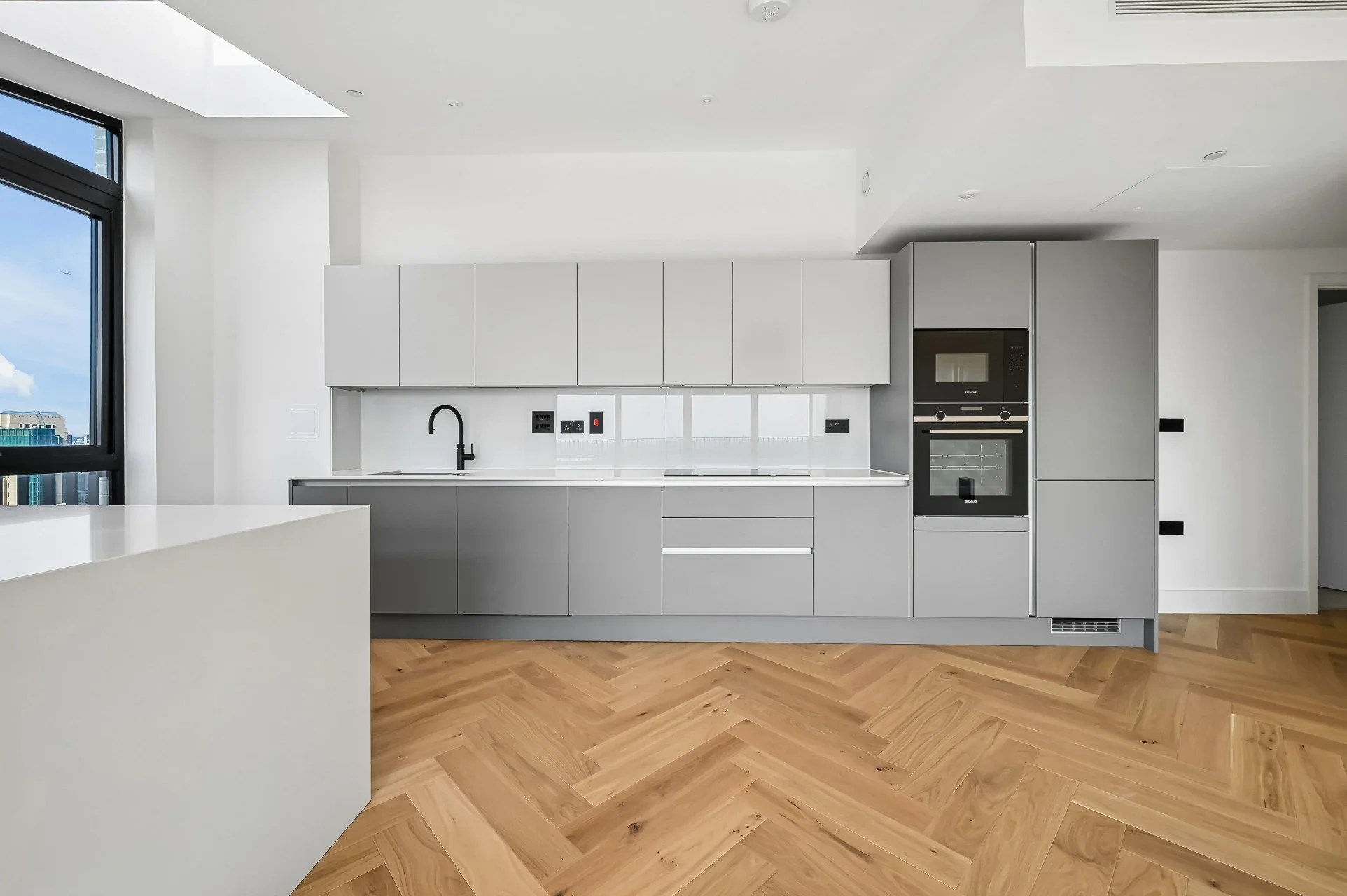 Flat Worgan Street in Greater London