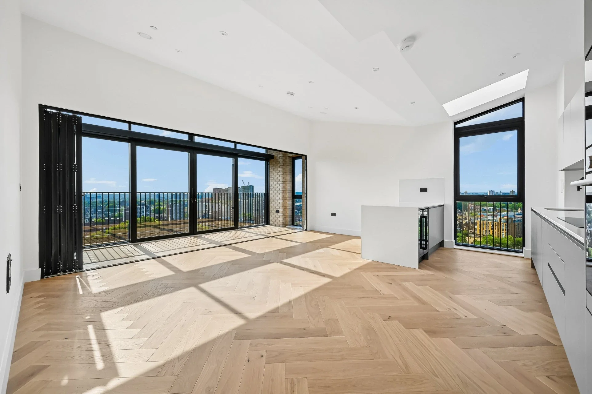 Flat Worgan Street in Greater London
