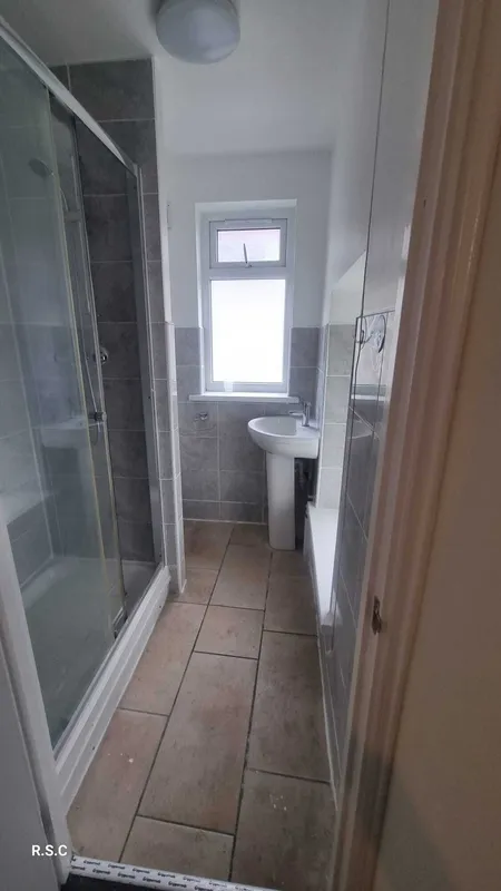 Room Uxbridge Road in Greater London