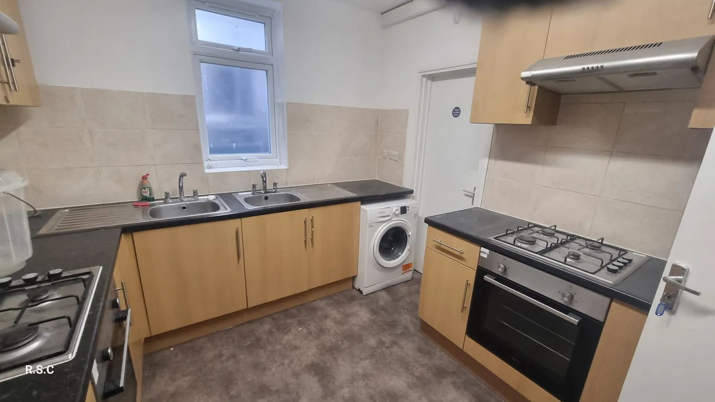 Room Uxbridge Road in Greater London