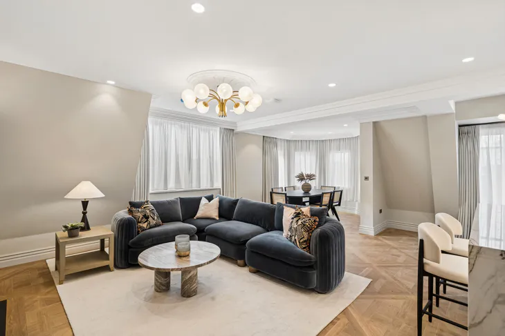 Flat Orme Court in City of Westminster