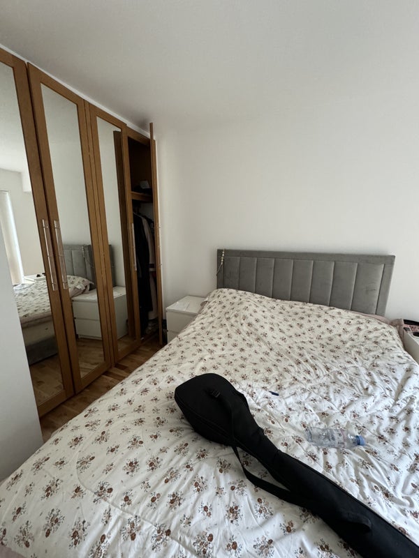 Room Farm Lane in Greater London