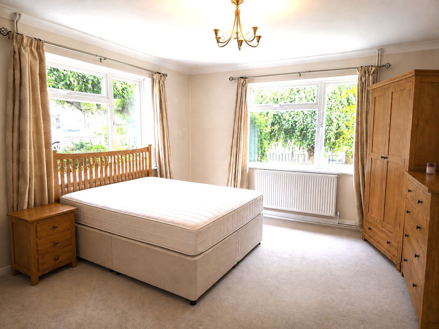 Room Armstrong Road in Borough of Runnymede