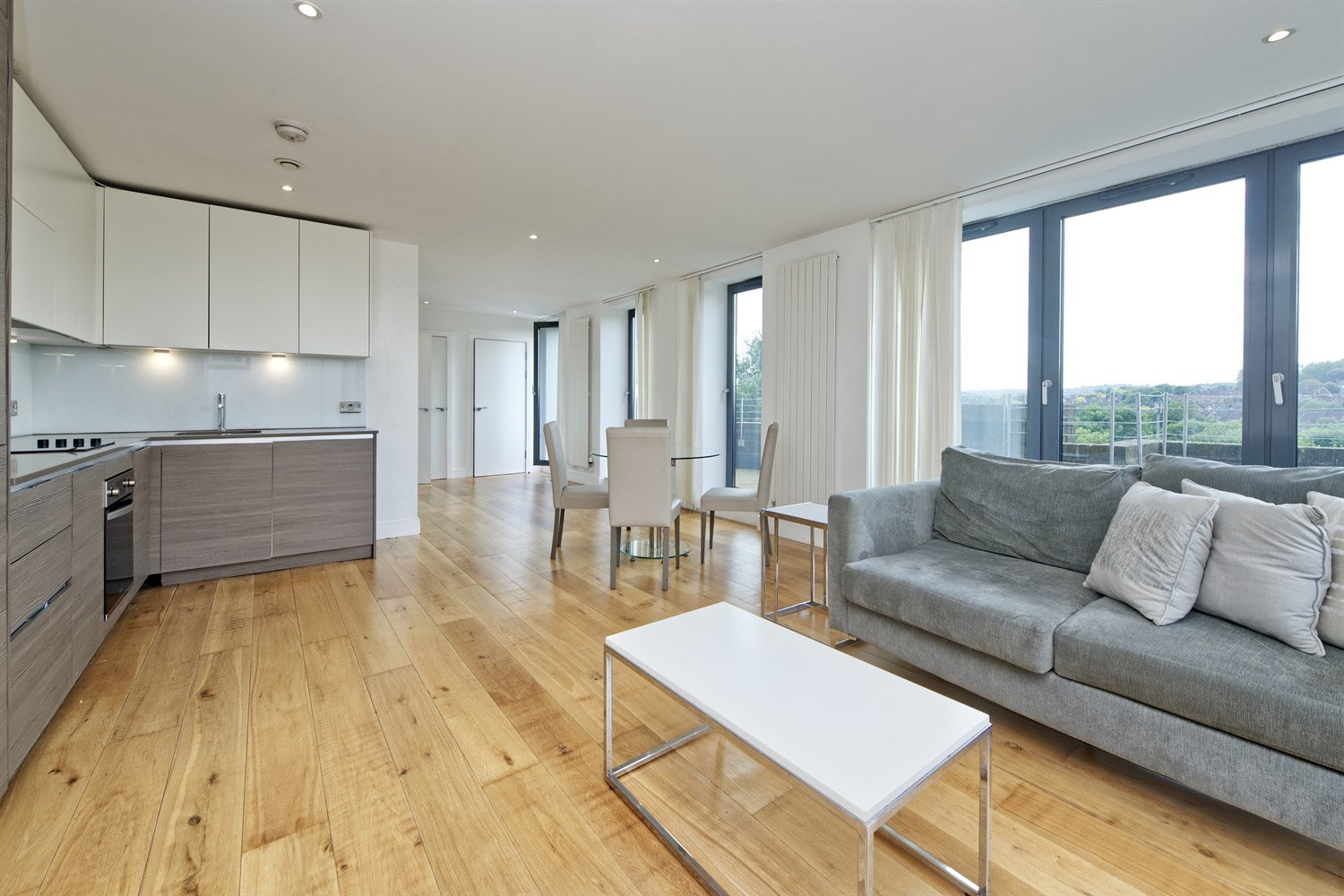 Flat Molesworth Street in Greater London
