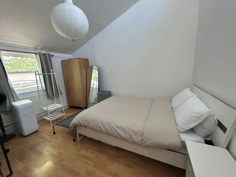 Room Durham Road in Greater London