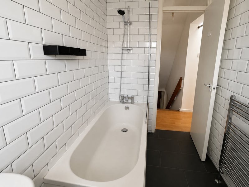 Room Durham Road in Greater London
