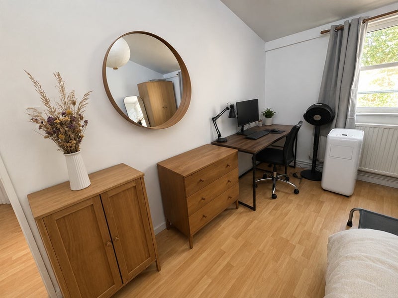 Room Durham Road in Greater London