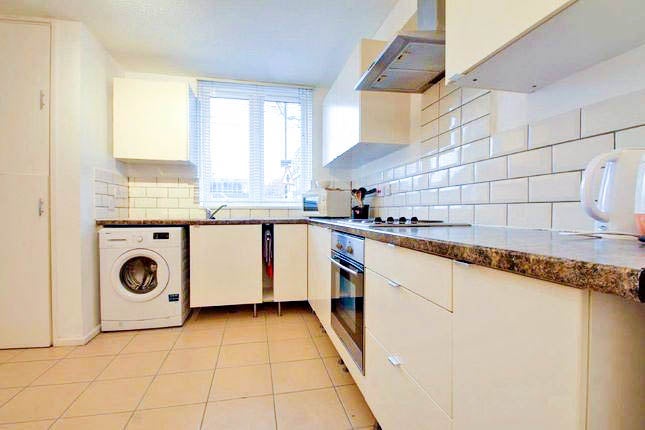Room Drummond Road in Greater London