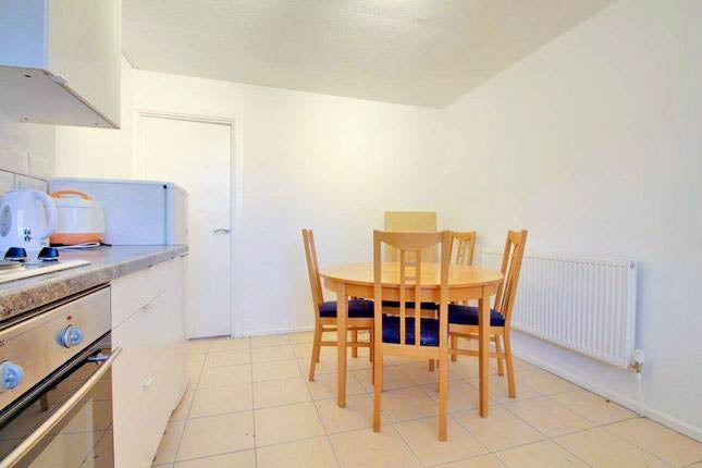 Room Drummond Road in Greater London