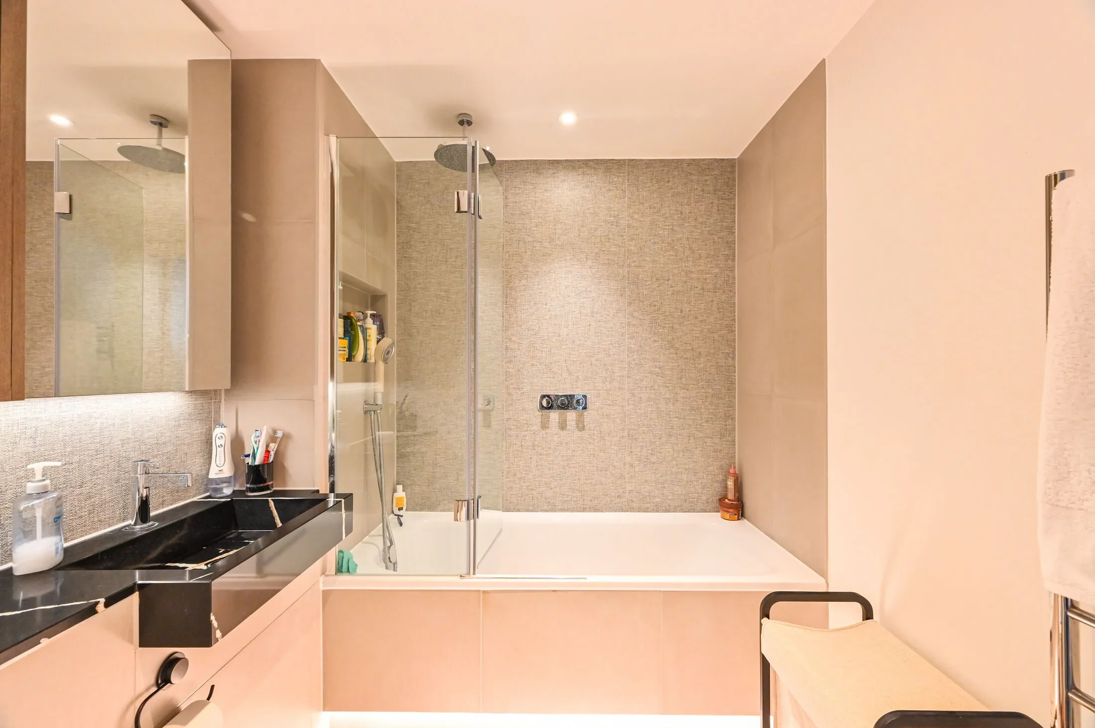 Flat Gough Street in Greater London