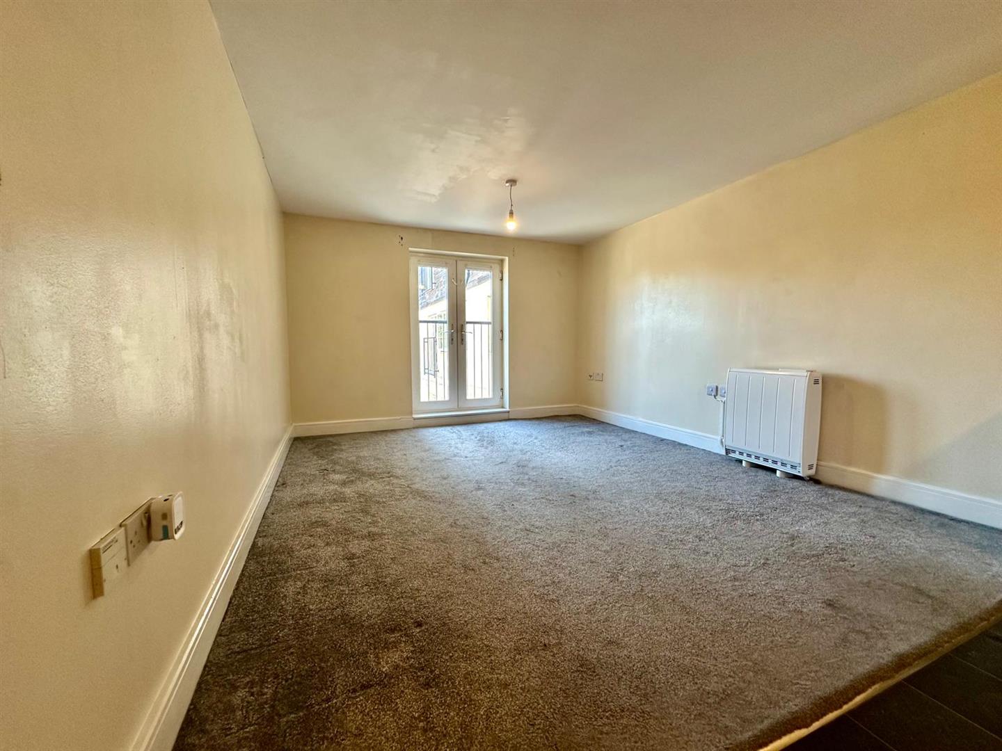 Flat Mina Road in Bristol