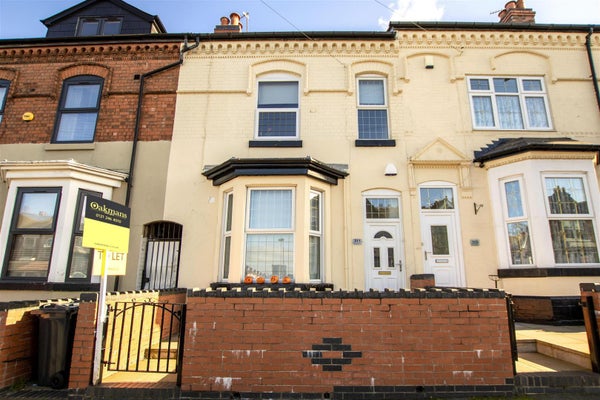 Flat Rotton Park Road in Birmingham