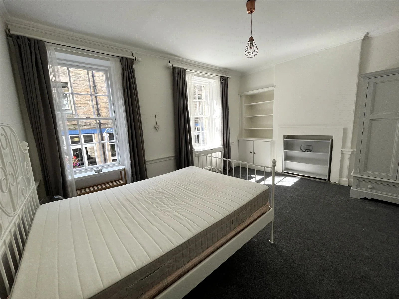 Flat Thistle Street in City of Edinburgh