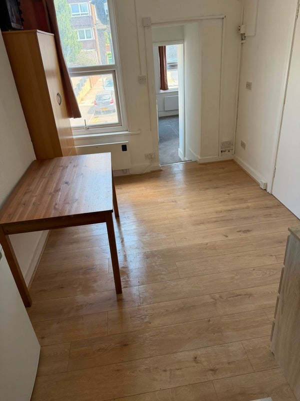 Flat Coldbath Street in Greater London