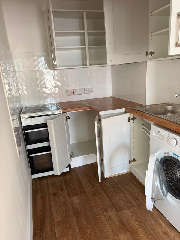 Flat Coldbath Street in Greater London