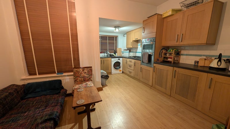 Room Brompton Road in Manchester