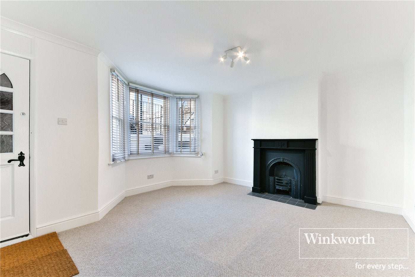 Flat Alkerden Road in Greater London