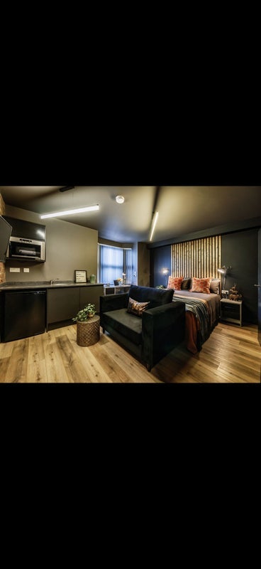 Room Pershore Road in Birmingham