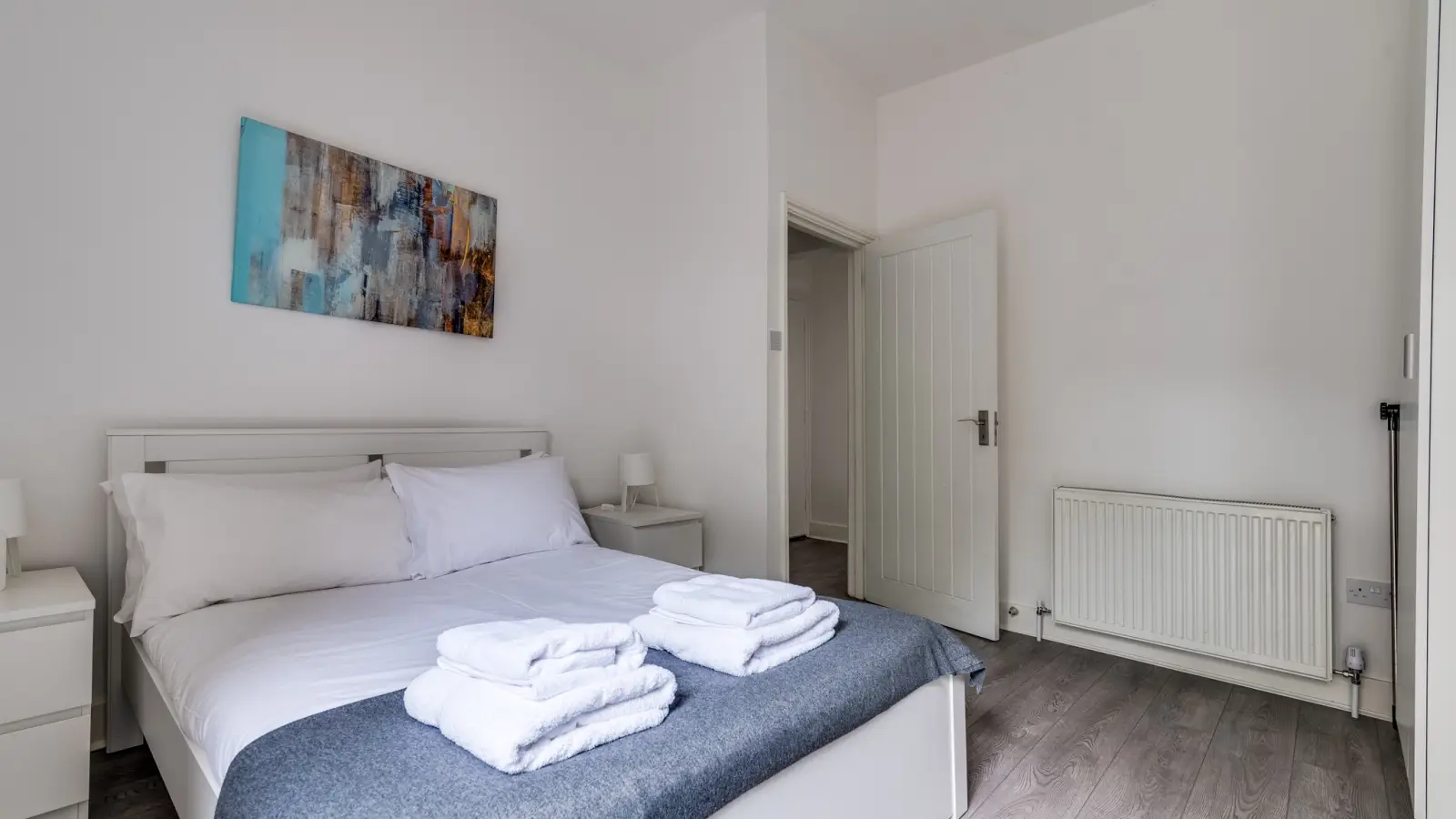 Flat Mostyn Avenue in Greater London