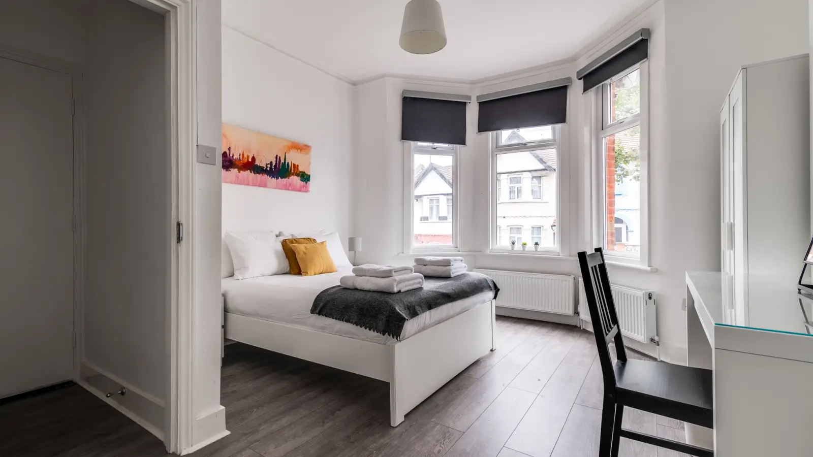 Flat Mostyn Avenue in Greater London