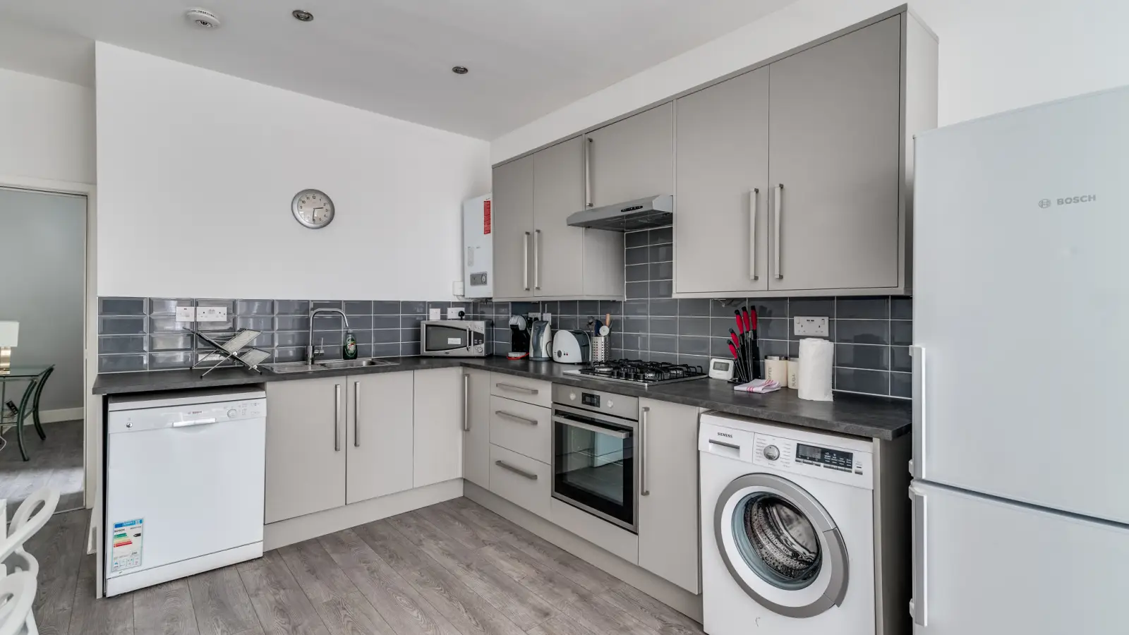 Flat Mostyn Avenue in Greater London