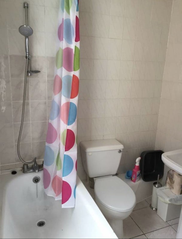 Room Denehurst Gardens in Greater London