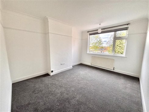Flat Longstone Avenue in Greater London