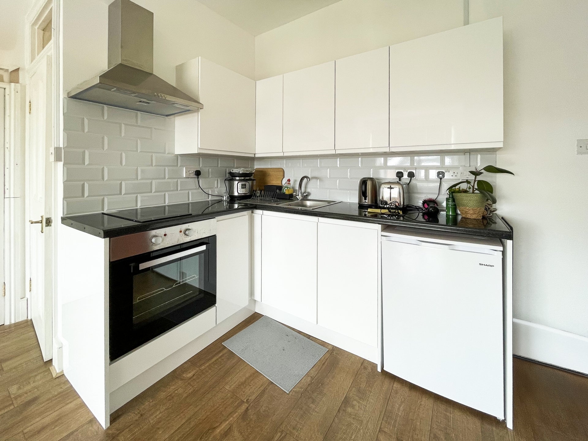 Flat Fawley Road in Greater London