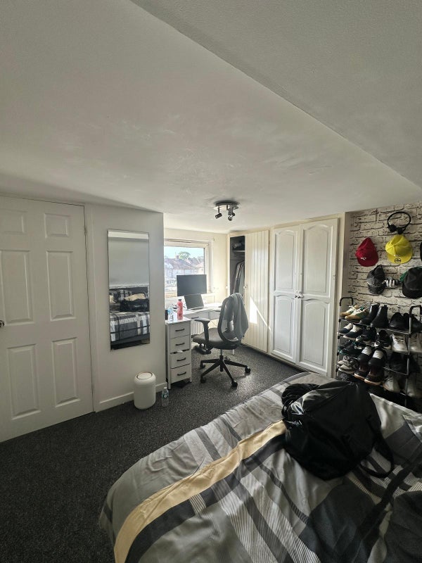 Room Windermere Road in Bristol