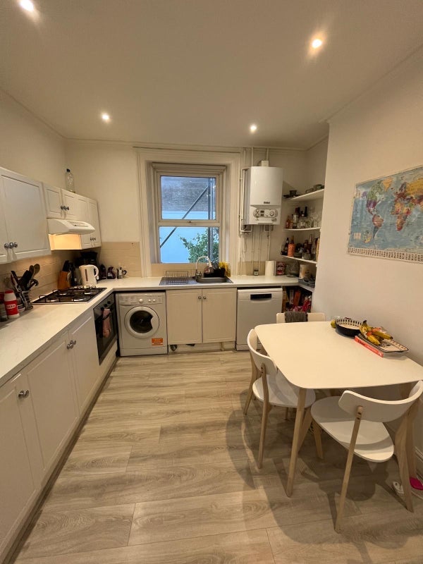 Room Lilford Road in Greater London
