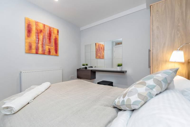 Flat Clapham Road in Greater London