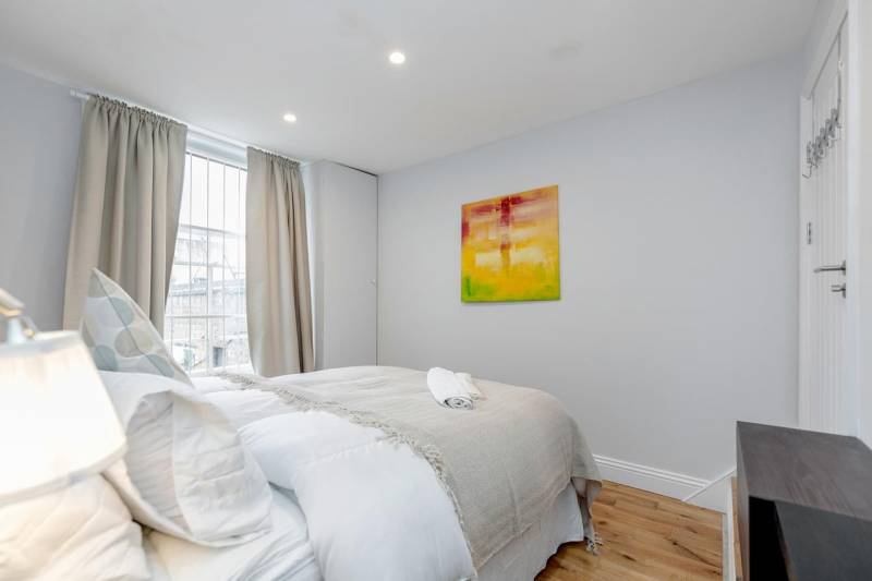 Flat Clapham Road in Greater London