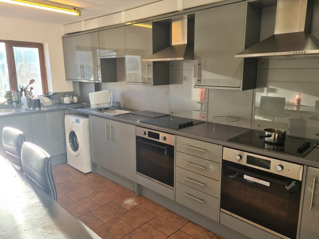 Flat Thorneywood Rise in Nottingham