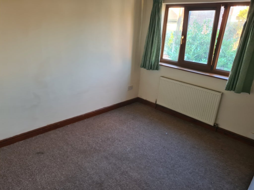 Flat Thorneywood Rise in Nottingham