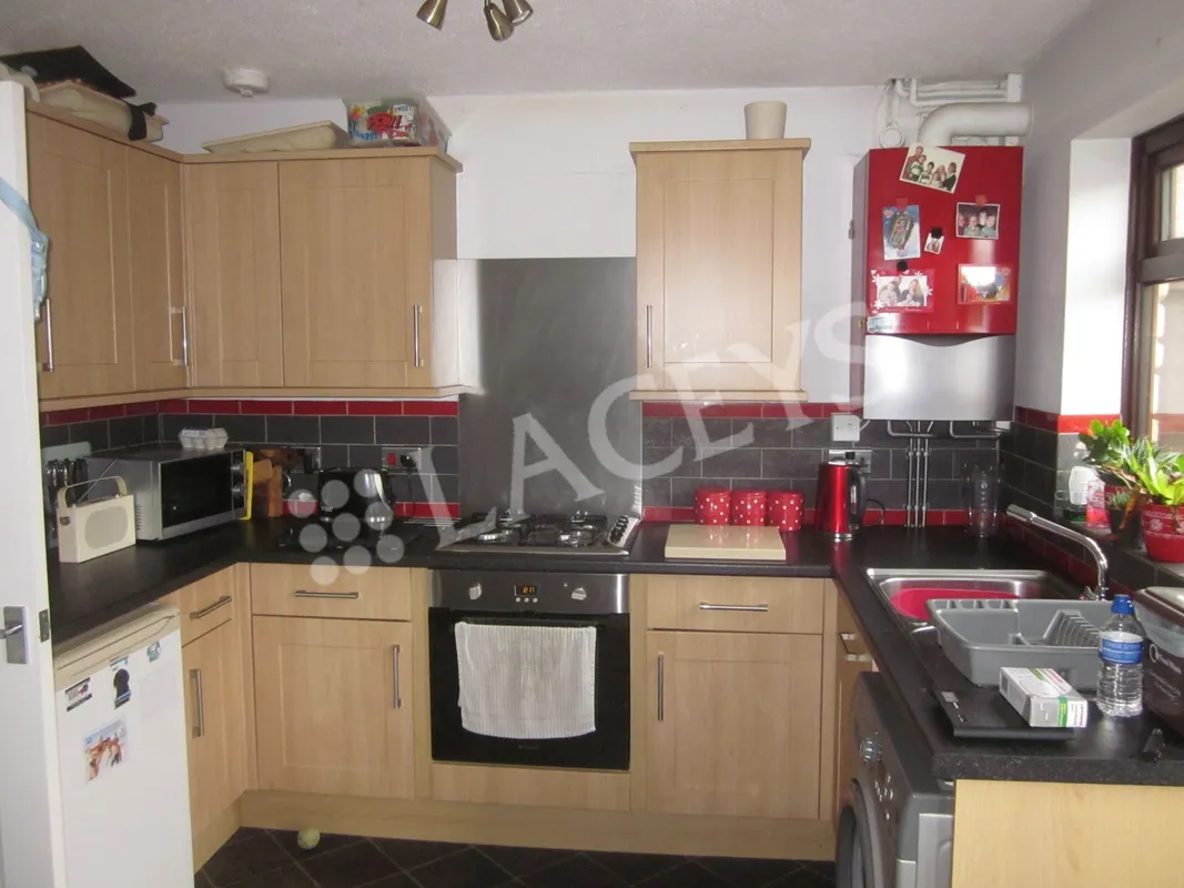 House Thorne Lane in Yeovil Without