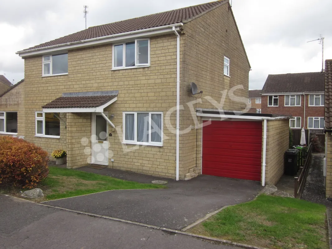 House Thorne Lane in Yeovil Without