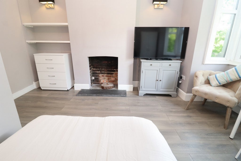 Room Globe Road in Greater London
