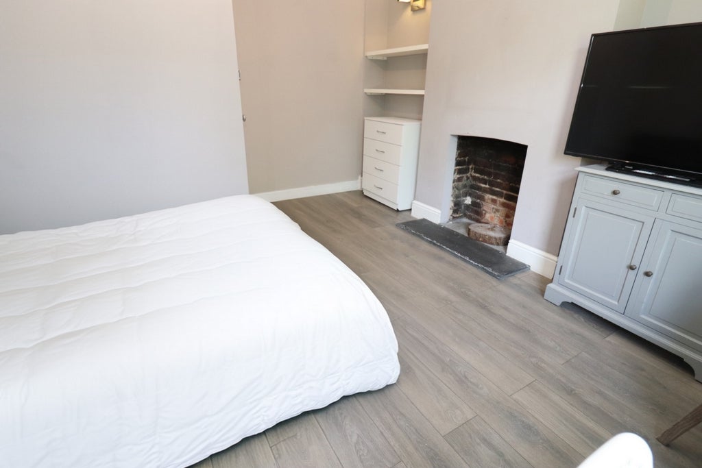 Room Globe Road in Greater London