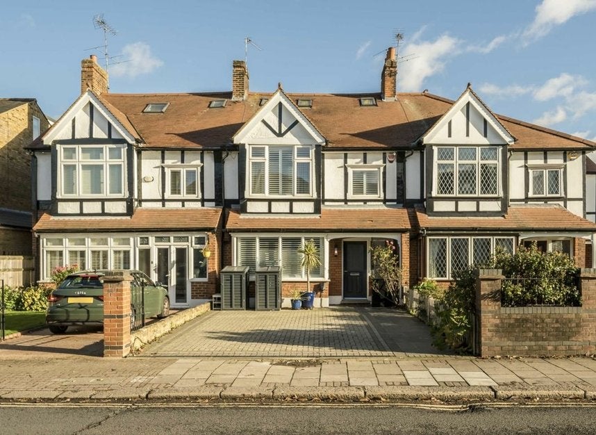 House St Margarets Road in Greater London