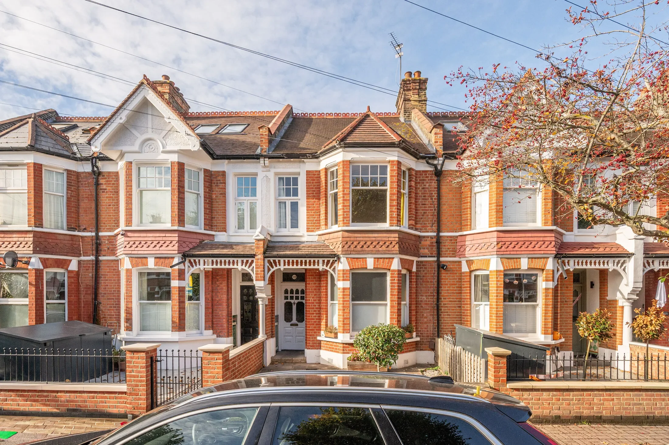 Flat Engadine Street in Greater London