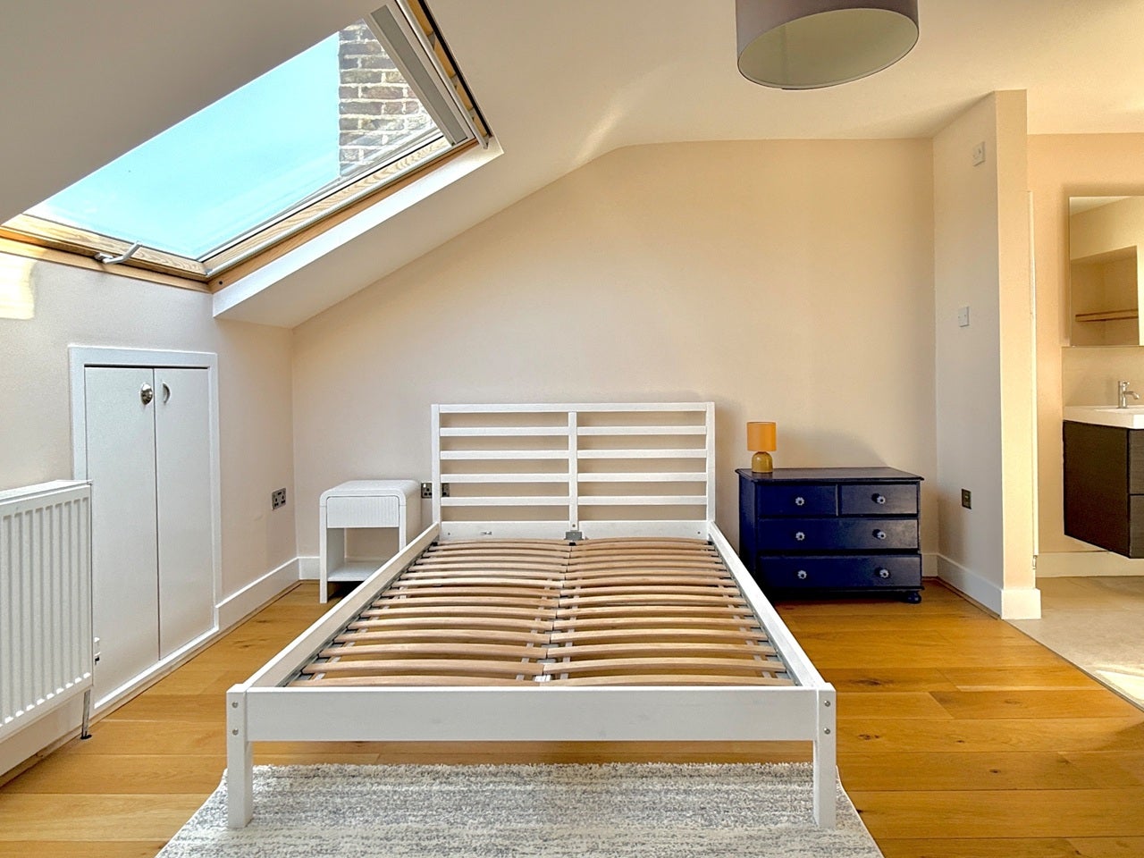Room Glenwood Road in Greater London