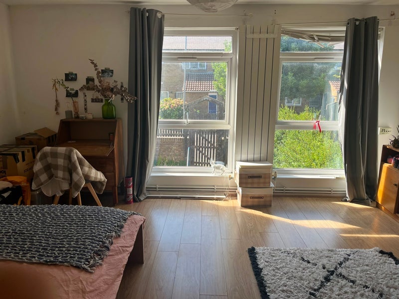 Room Harriet Close in Greater London